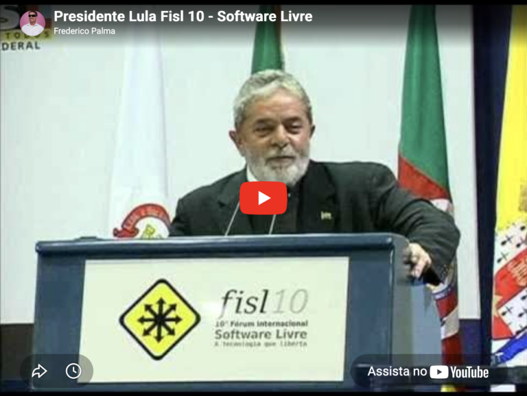 Imagem do Presidente Lula discursando no FISL10 em Porto Alegre, em 2009.